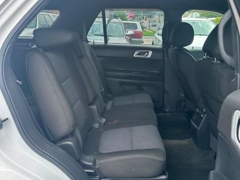 Used 2014 Ford Explorer XLT w/ Equipment Group 201A AWD/4WD image 18