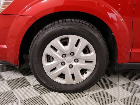 Used 2020 Dodge Journey SE w/ SE Popular Equipment Group image 16