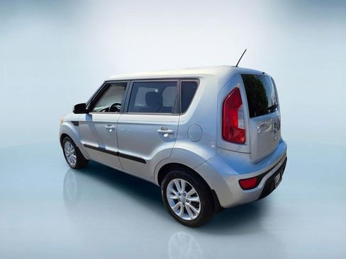 Used 2013 Kia Soul + w/ Audio Pkg FWD image 6