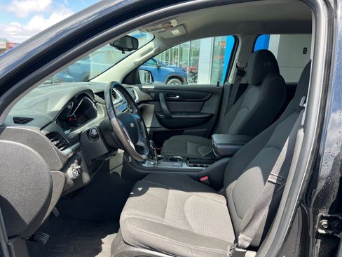 Used 2016 Chevrolet Traverse LT w/ Style and Technology Package FWD image 8
