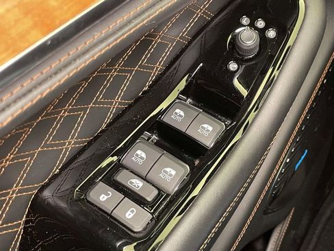 Used 2023 Jeep Grand Cherokee Summit image 38