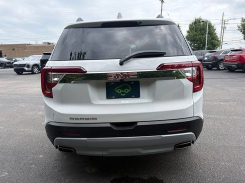 Used 2023 GMC Acadia SLE w/ Driver Convenience Package FWD image 4