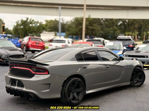 Used 2019 Dodge Charger Scat Pack RWD image 10