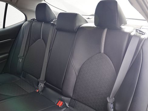 Used 2020 Toyota Camry XSE image 14