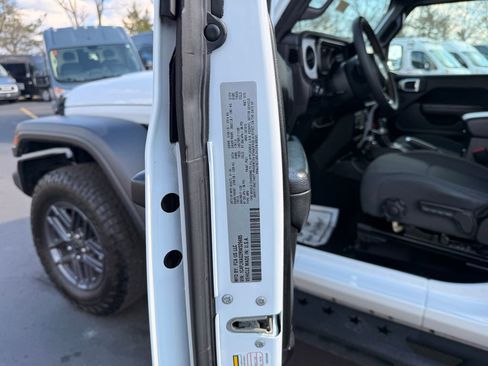 Used 2024 Jeep Wrangler Sport S image 29