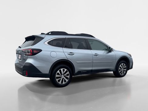 Used 2022 Subaru Outback Premium image 6
