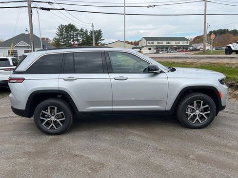 New 2025 Jeep Grand Cherokee Limited image 8