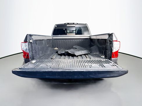 Used 2019 Nissan Titan SL w/ Chrome Package AWD/4WD image 35
