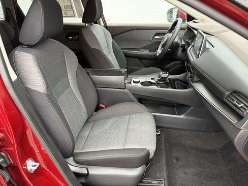 Used 2023 Nissan Rogue SV AWD/4WD image 25