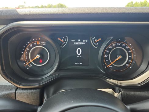 Used 2025 Jeep Gladiator Sport AWD/4WD image 19