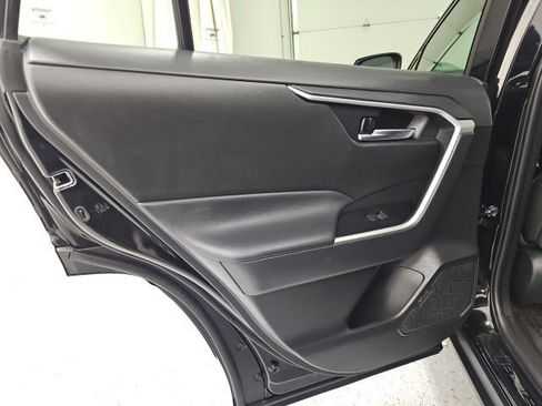 Used 2024 Toyota RAV4 SE image 29