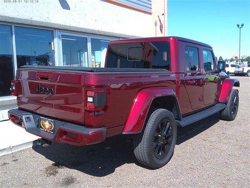 Used 2021 Jeep Gladiator Overland AWD/4WD image 3
