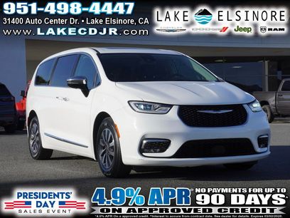 Certified 2023 Chrysler Pacifica Limited