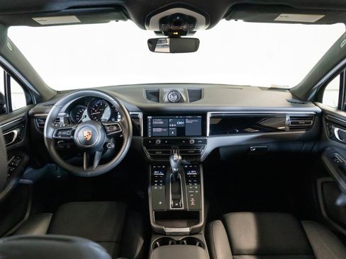 Certified 2026 Porsche Macan AWD/4WD image 22