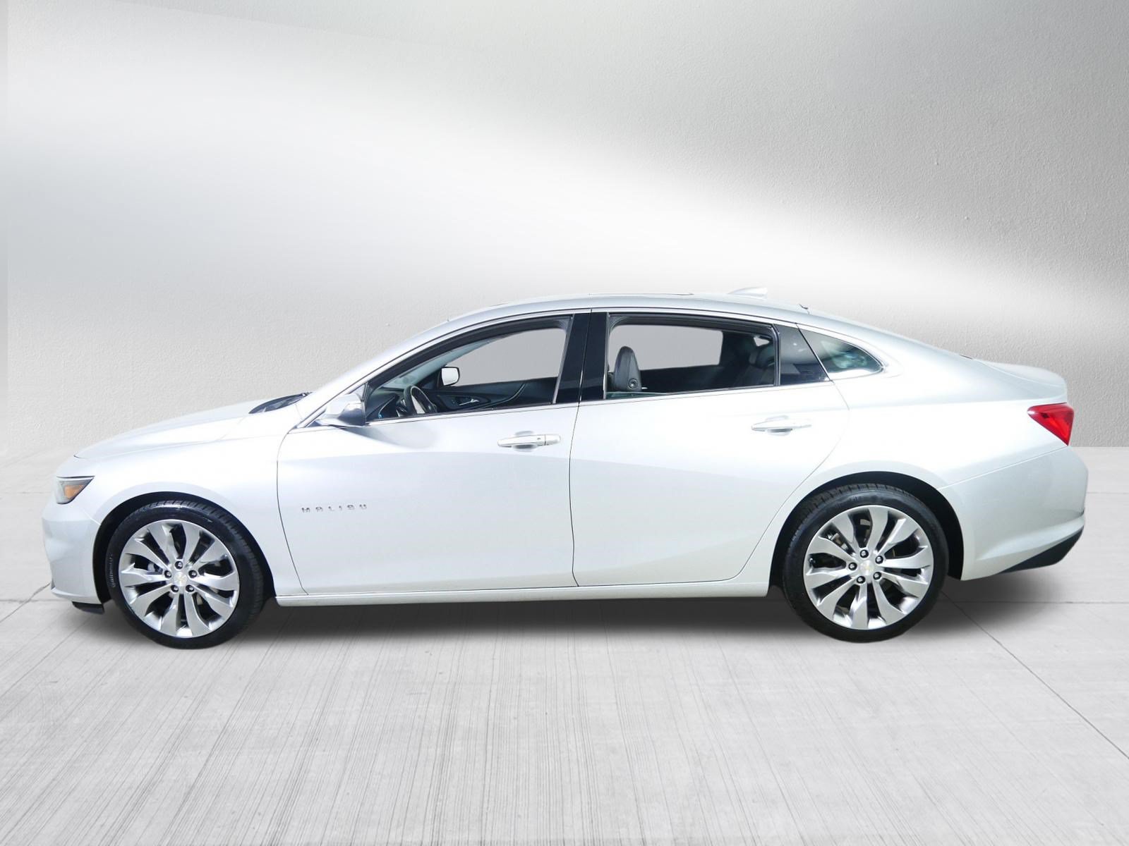 Used 2016 Chevrolet Malibu Premier w/ Driver Confidence Package FWD image 4