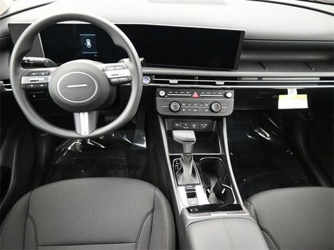 New 2026 Hyundai Tucson SE image 12