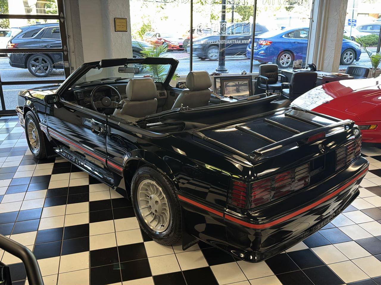 Used 1988 Ford Mustang GT RWD image 9