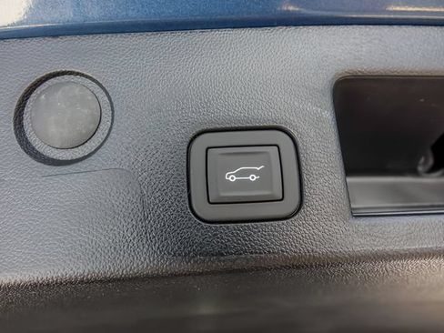 Used 2026 Chevrolet Equinox LT w/ Convenience Package II FWD image 9