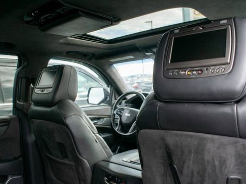 Used 2016 Cadillac Escalade Platinum image 28