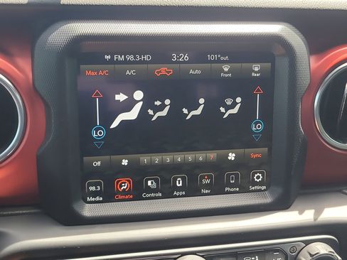 Used 2022 Jeep Gladiator Rubicon w/ LED Lighting Group AWD/4WD image 24