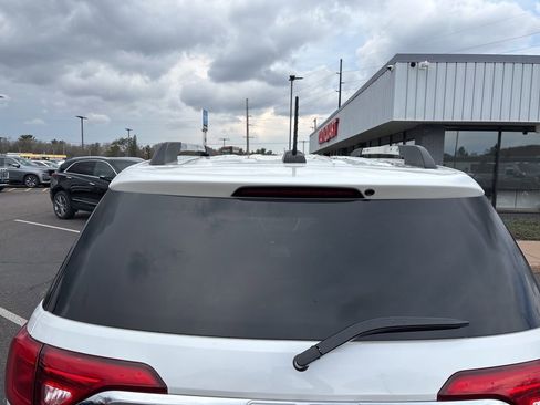 Certified 2019 GMC Acadia Denali w/ Technology Package AWD/4WD image 32