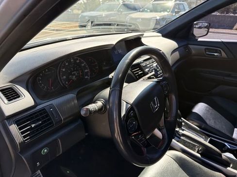 Used 2017 Honda Accord Sport Special Edition image 12