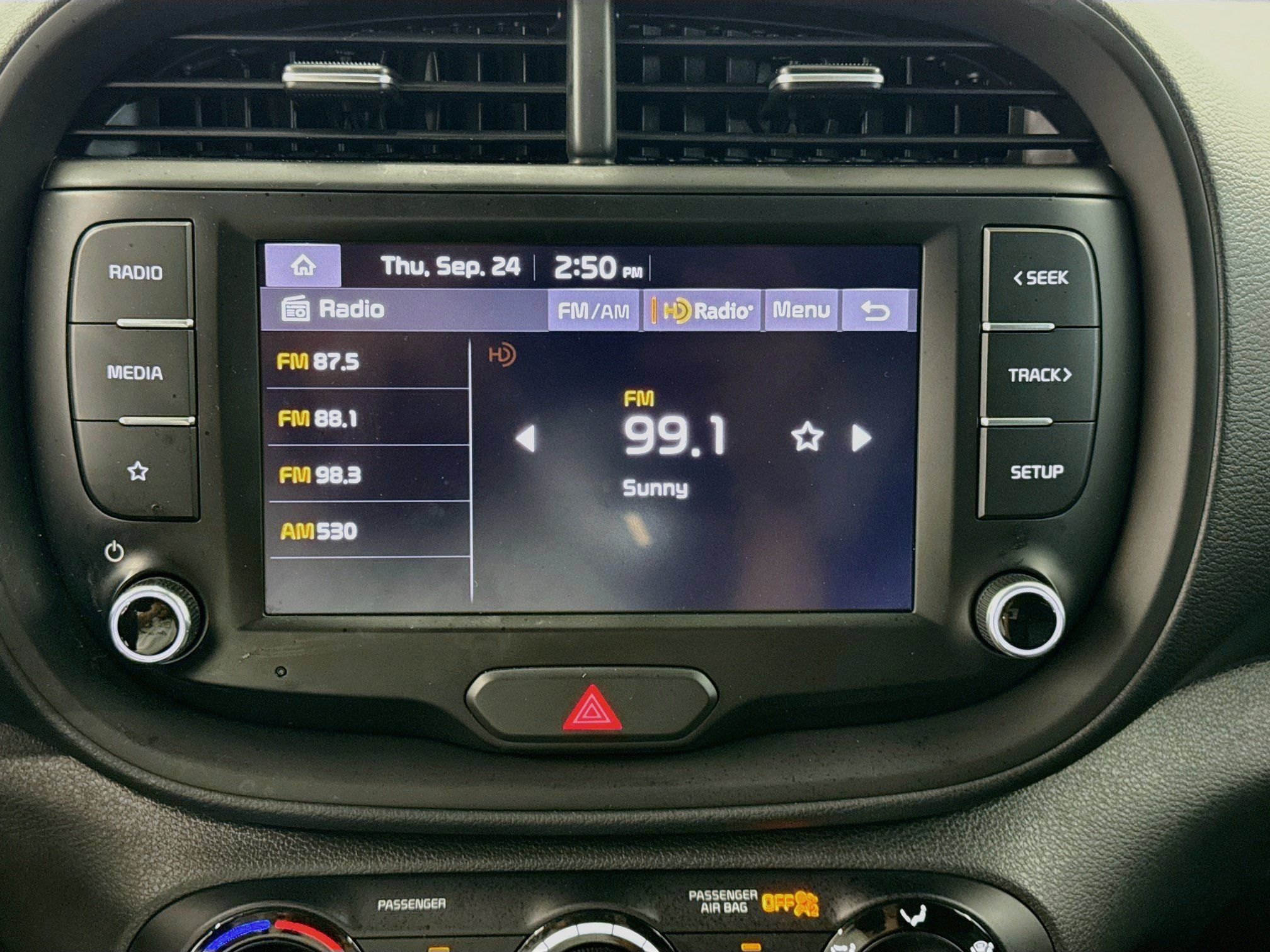 Used 2023 Kia Soul LX FWD image 19