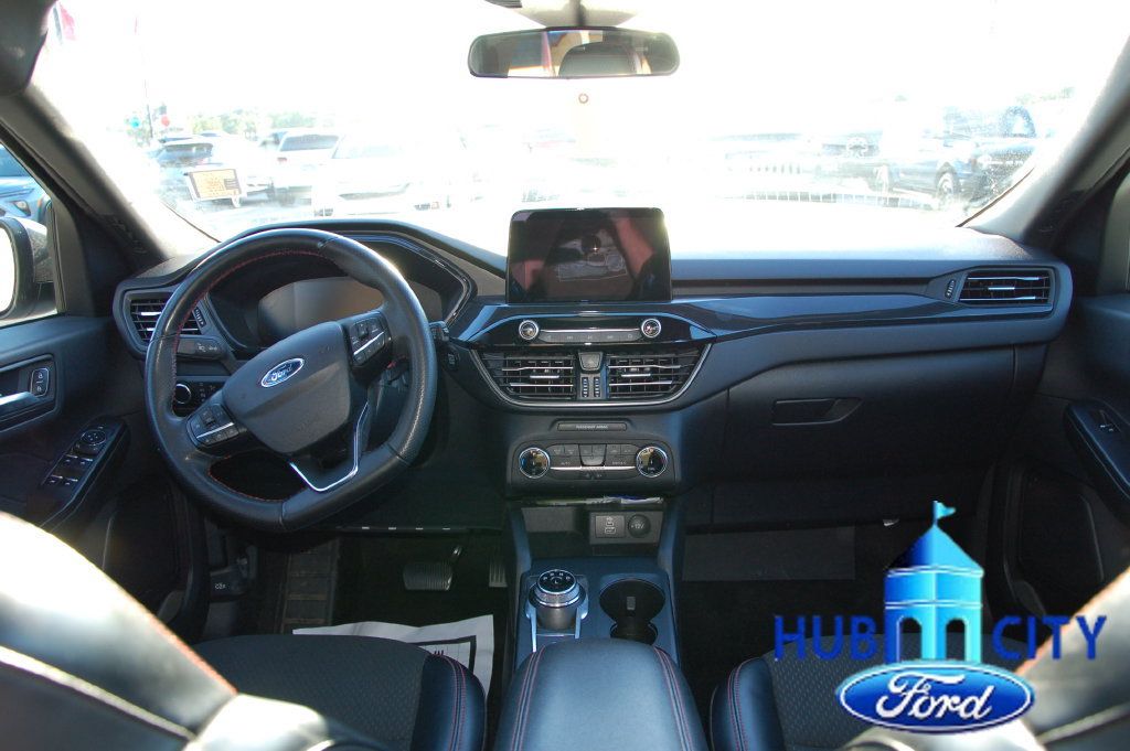 Used 2025 Ford Escape ST-Line FWD image 18