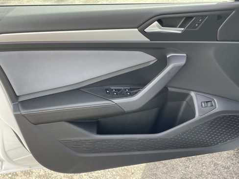 New 2026 Volkswagen Jetta SE FWD image 20