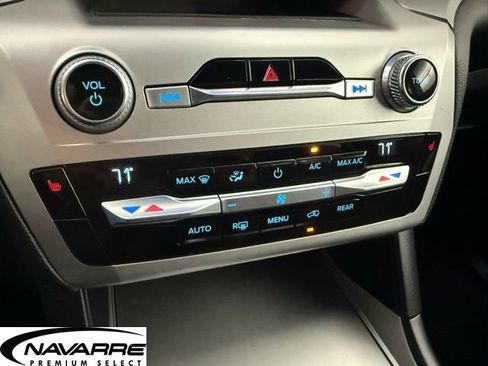 Used 2021 Ford Explorer XLT image 23