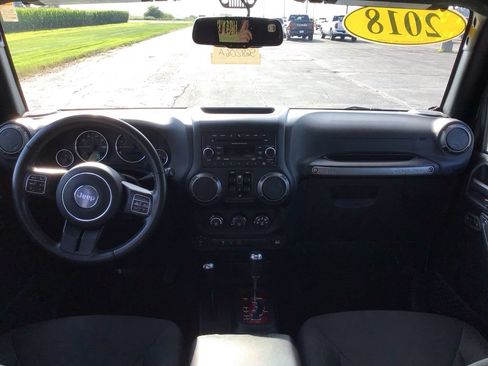 Used 2018 Jeep Wrangler Unlimited Sport S AWD/4WD image 22