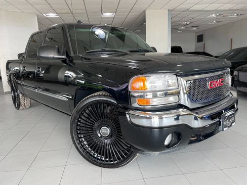Used 2005 GMC Sierra 1500 SLE image 1