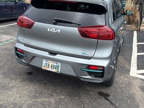 Used 2022 Kia Niro EX Premium image 13