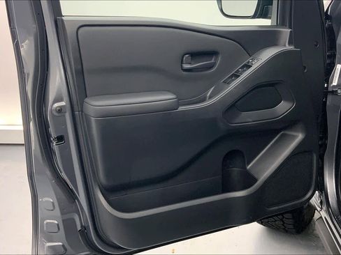 Used 2024 Nissan Frontier S image 19