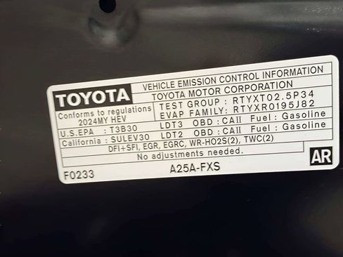 Used 2024 Toyota Sienna LE AWD/4WD image 42