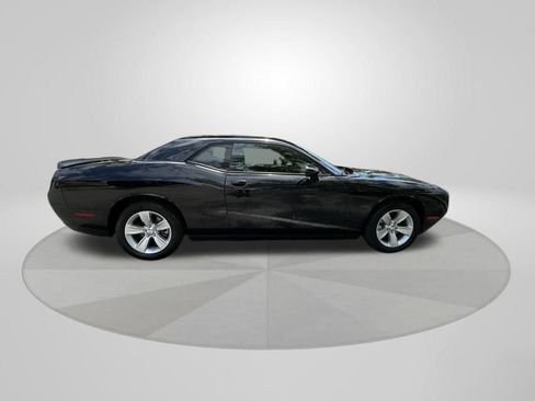 Used 2023 Dodge Challenger SXT image 8