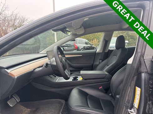 Used 2023 Tesla Model 3 Standard Range image 18