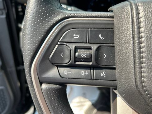Used 2025 Toyota 4Runner Limited AWD/4WD image 11