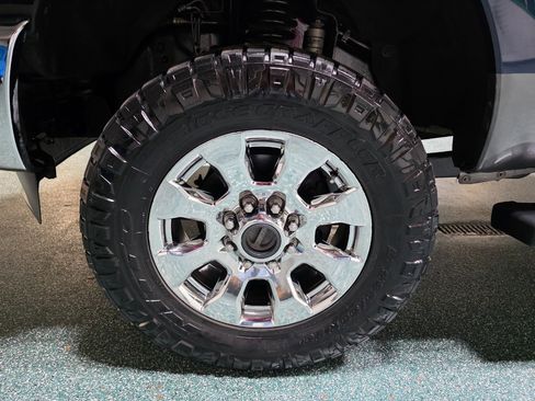 Used 2014 Ford F250 Lariat w/ Chrome Package image 12