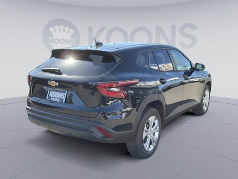 New 2026 Chevrolet Trax LS image 7
