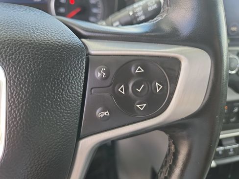Used 2024 GMC Terrain SLT AWD/4WD image 18
