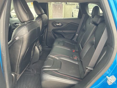 Used 2022 Jeep Cherokee Trailhawk w/ Comfort/Convenience Group image 18