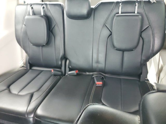 Used 2024 Chrysler Pacifica Touring-L FWD image 10