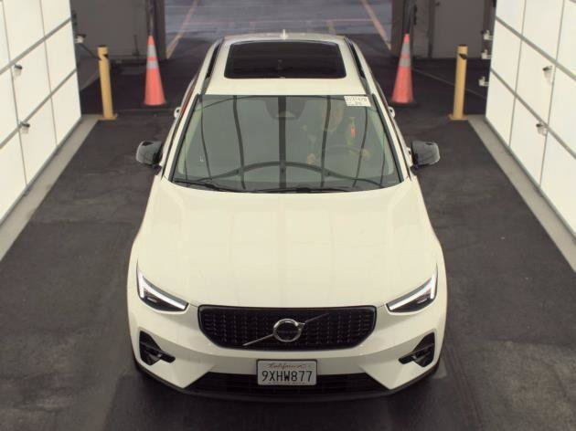 Used 2026 Volvo XC40 B5 Plus AWD/4WD image 2