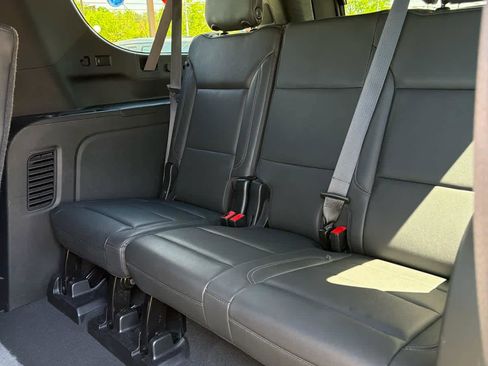 Used 2024 Chevrolet Suburban LT AWD/4WD image 11