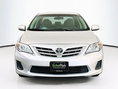 Used 2013 Toyota Corolla LE image 2