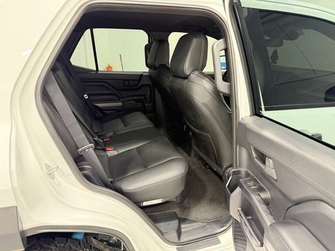 Used 2025 Toyota 4Runner TRD Off-Road image 33