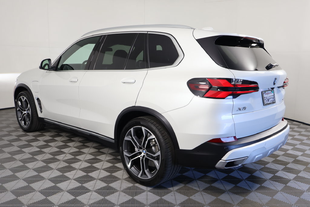 Used 2026 BMW X5 xDrive50e w/ Premium Package AWD/4WD image 6