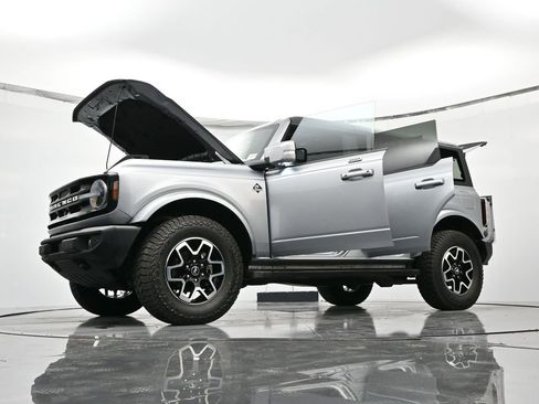 Used 2023 Ford Bronco Outer Banks image 47