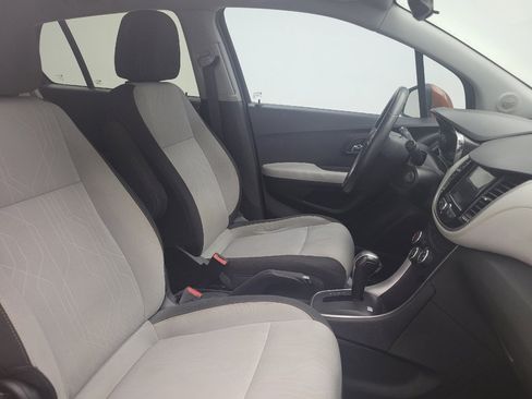 Used 2019 Chevrolet Trax LT AWD/4WD image 21